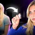 Pilule contraceptive posée à côté d’un calendrier